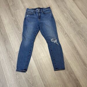 GAP Curvy True Skinny Jeans with Distressed Knee 31R